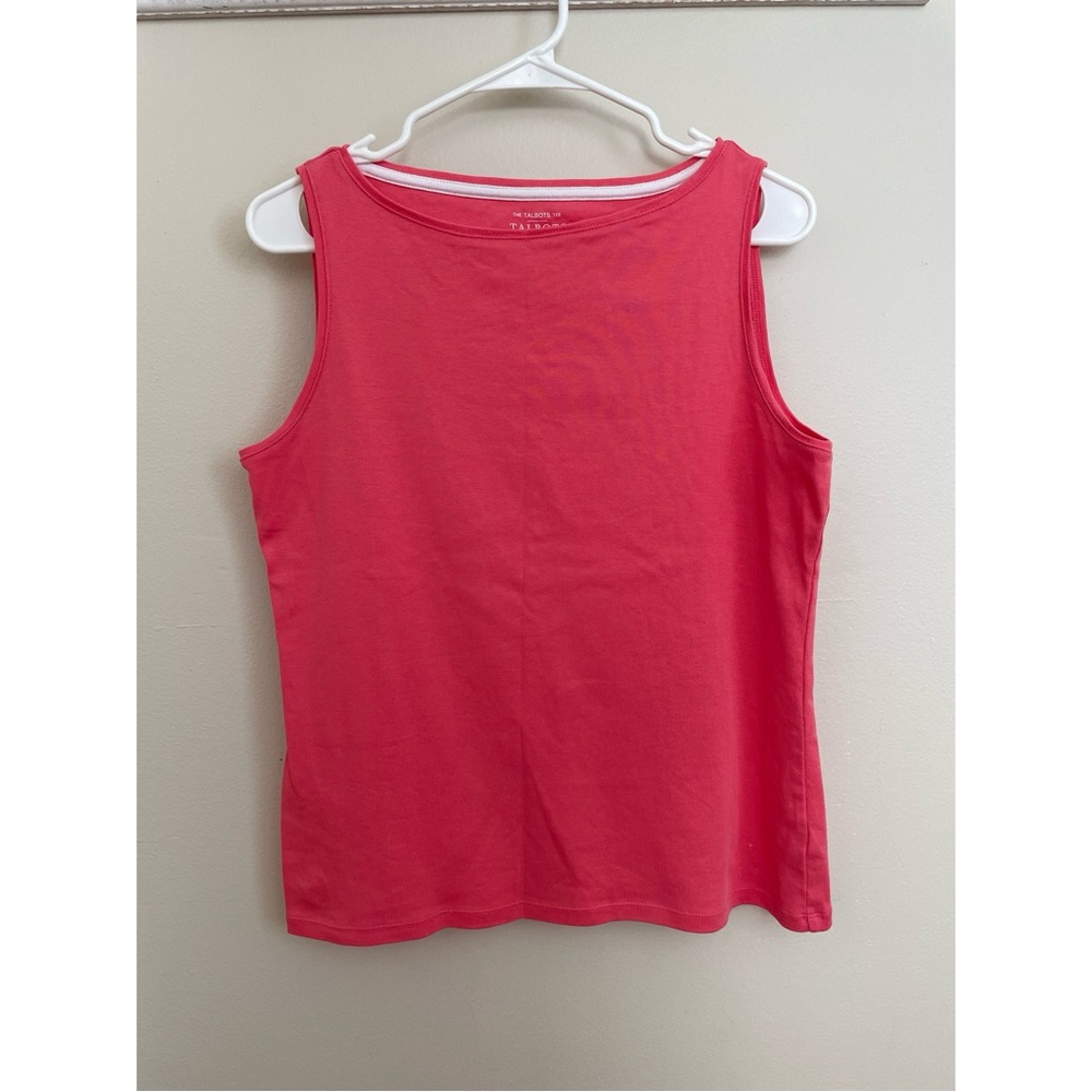The Talbots Tee 
Excellent condition 
Petite Large